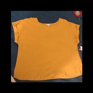 NWT Boutique Short Sleeve Women's Top